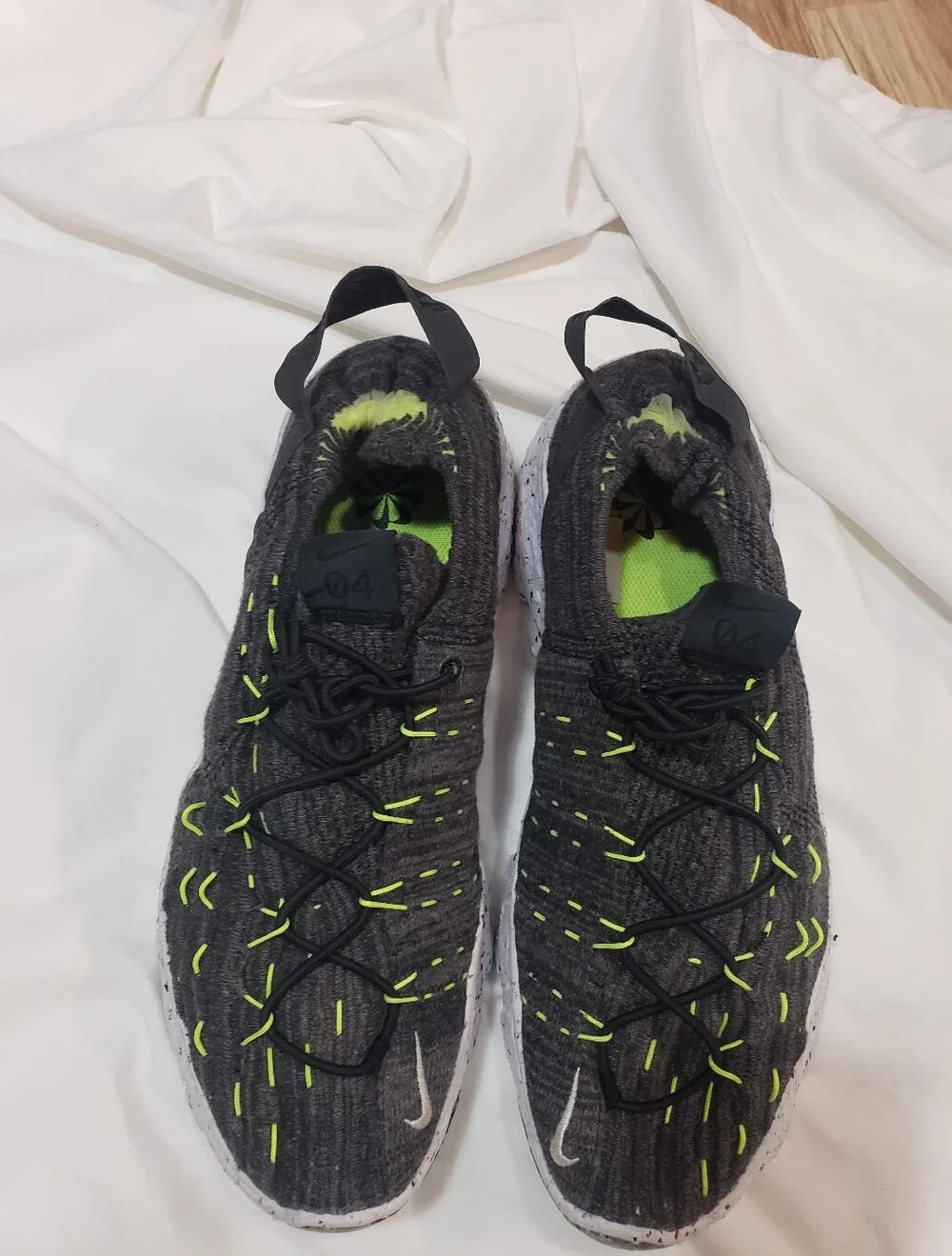 Nike Space Hippie 04 Black Volt Neon Green Trim Speckled/white Soles Men 11.5